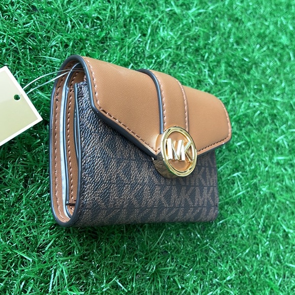 MICHAEL KORS CARMEN MEDIUM LOGO AND FAUX LEATHER WALLET BROWN - Picture 8 of 16